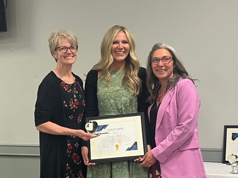 Carstairs Elementary School Teacher Wins Edwin Parr Award