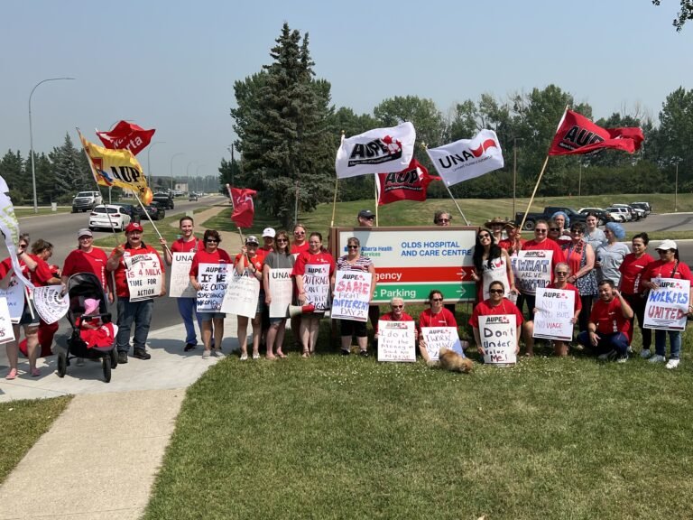 UNA Rallys In Olds For Better Wages For Nurses, Safe Staffing Levels For Patient Care