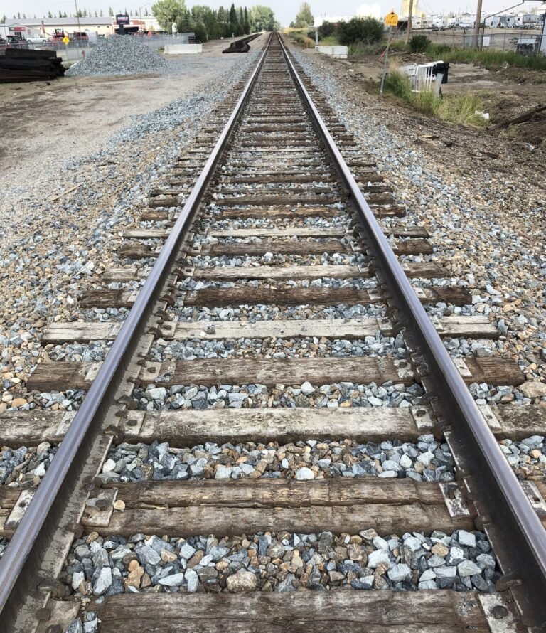 Alberta’s Premier urges federal government to intervene in rail work stoppage