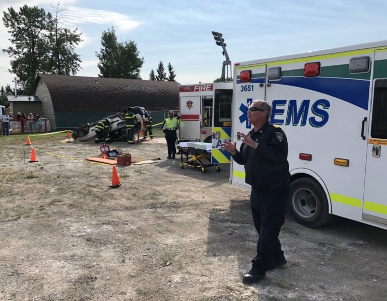 Sundre Fire Department holds motor vehicle incident demonstration at SPOG’s Neighbours Day