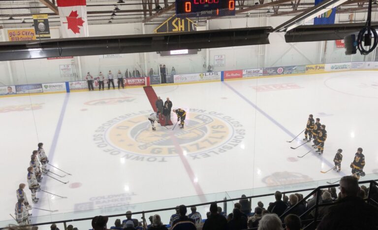 Grizzlys observe moment of silence for Remembrance Day before shutting down Oil Barons