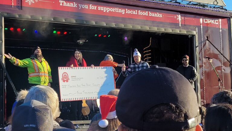 Rally on the rails: Community members check out CPKC Holiday Train, support Mountain View Food Bank