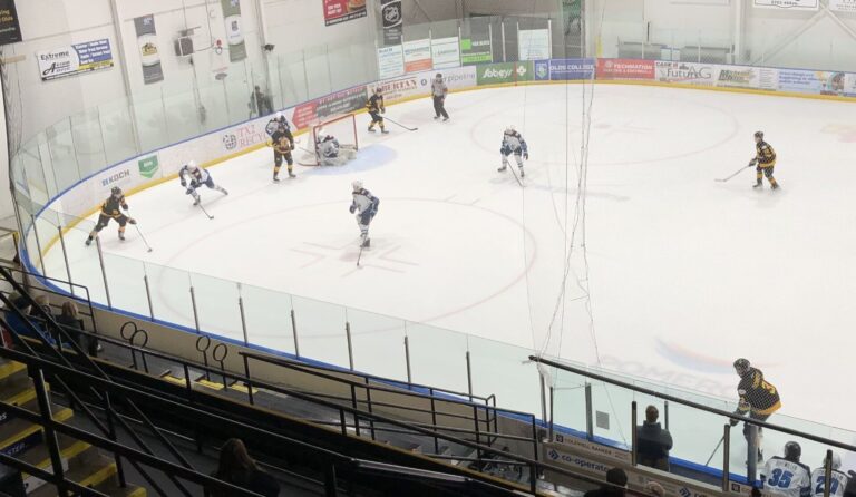 A third period power play chance for the Olds Grizzlys versus the Canmore Eagles on January 28, 2025. (Galen Hartviksen, mymountainviewnow.com staff)